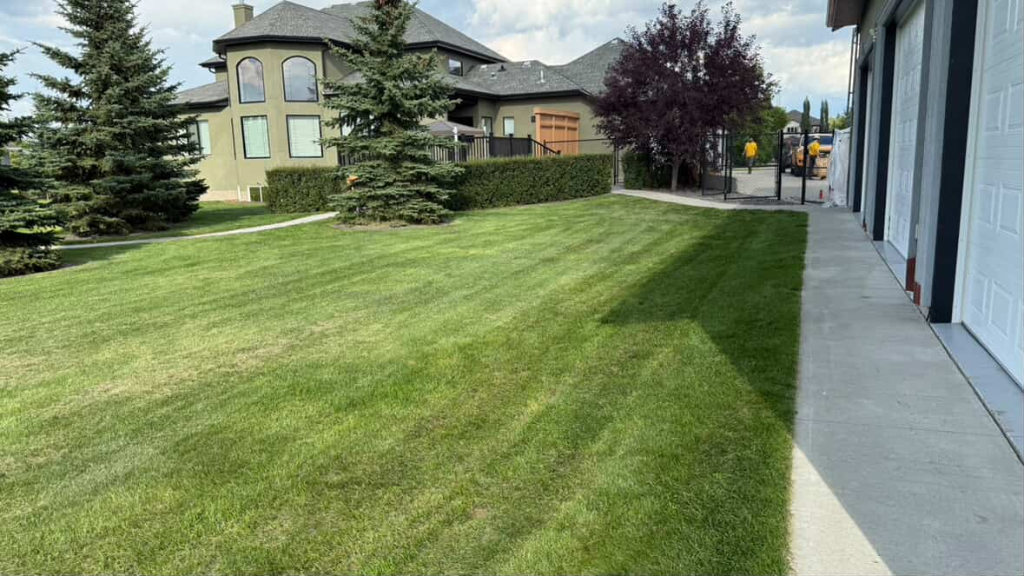 lawn maintenance Fort Saskatchewan